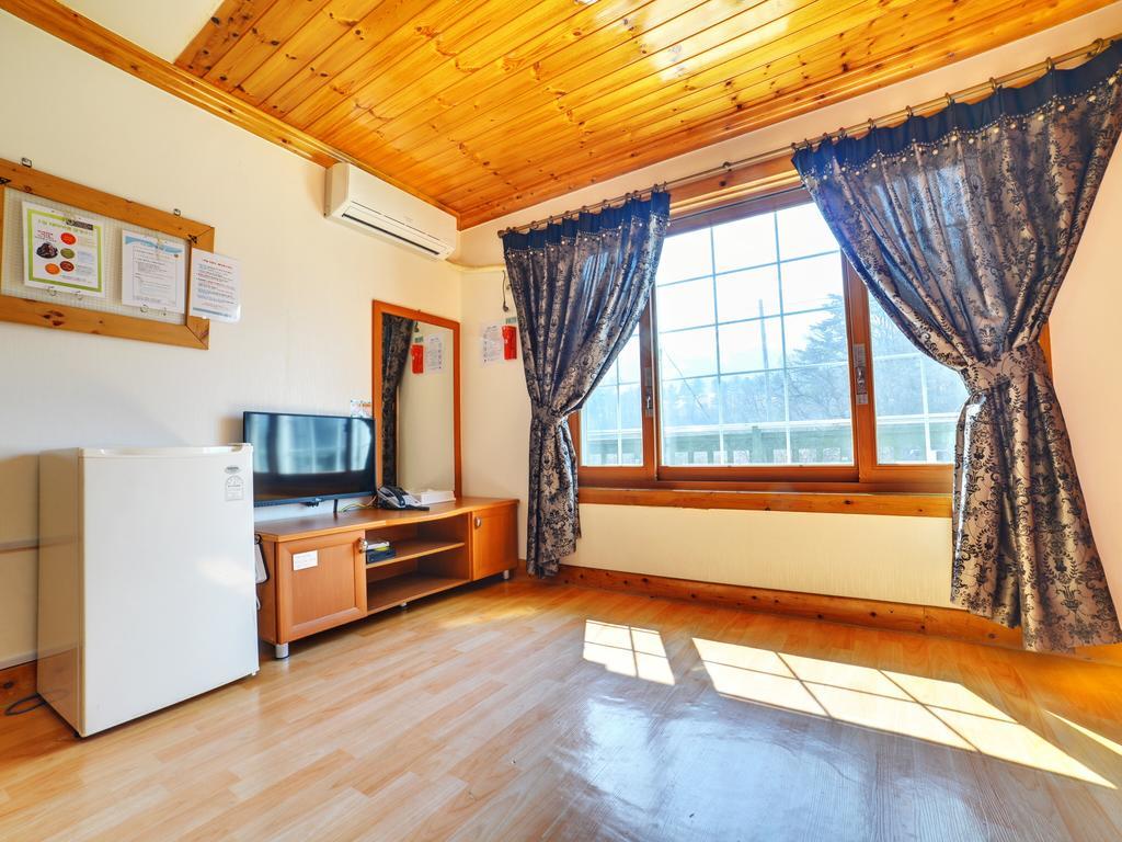 White Cabin Pyeongchang Exteriör bild
