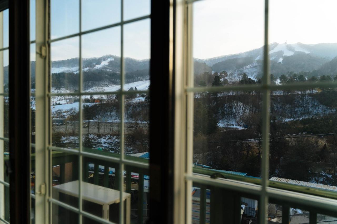White Cabin Pyeongchang Exteriör bild